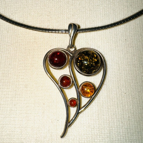 Sterling Silver Omega Chain Necklace With Sterling Silver Gemstone Heart - Picture 4 of 4